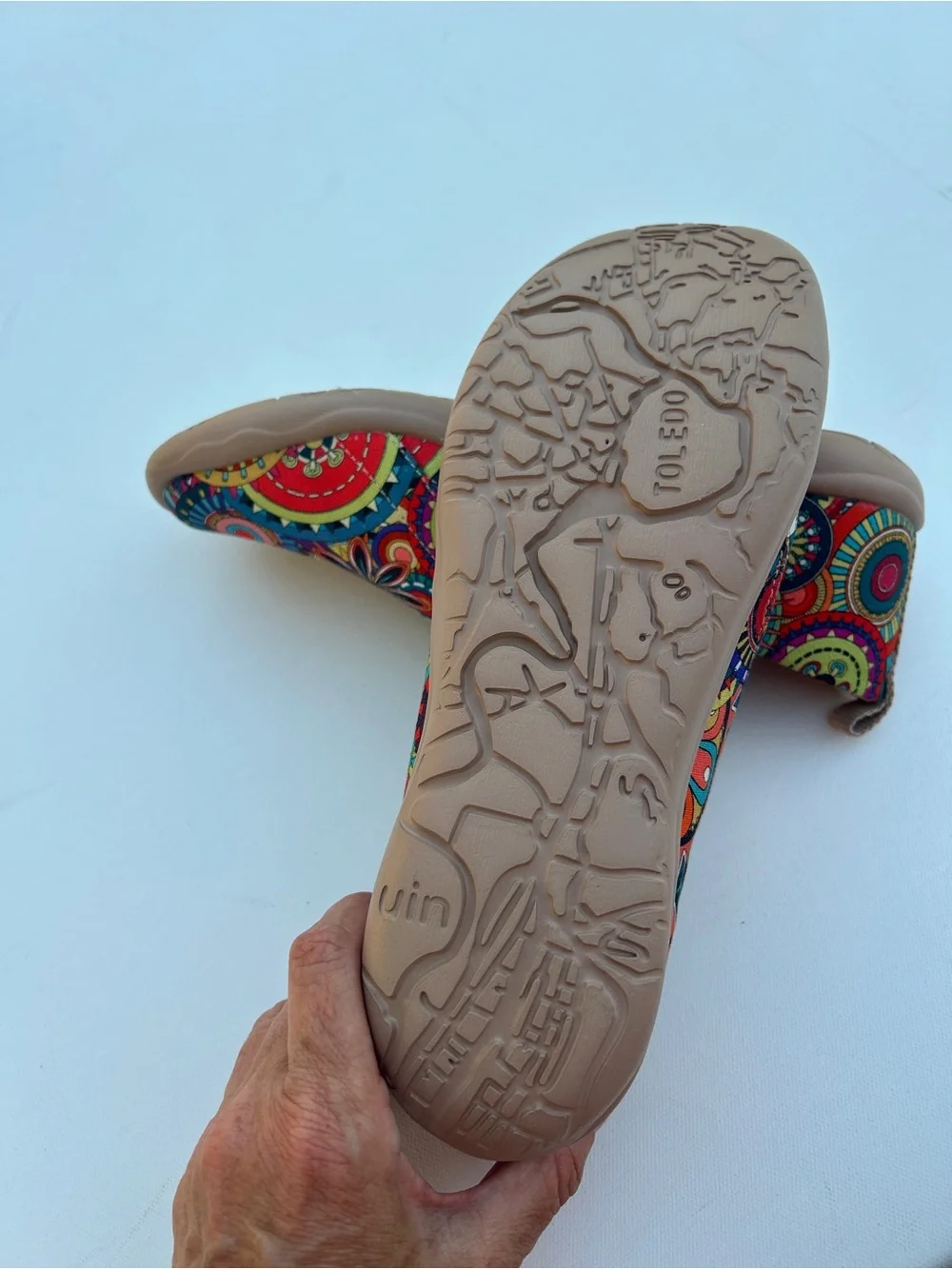 UIN Toledo Artistic Slip On Shoes Women’s Size 8 Colorful Mandala Comfort - Picture 4 of 5
